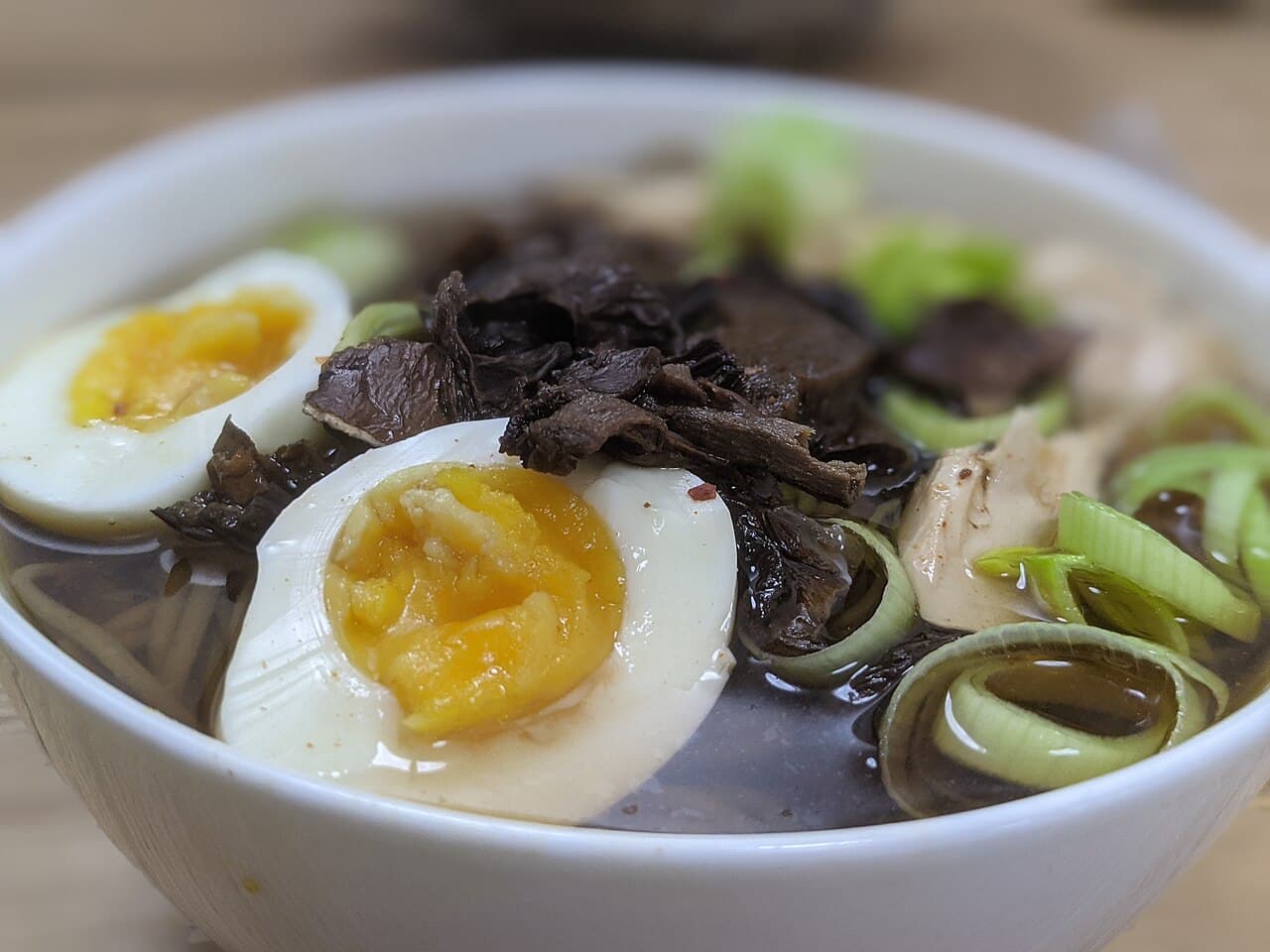 Hakata Ramen Shin-Shin — 하카타 준조 라멘 — 진한 돈코쓰 육수와 초극세면